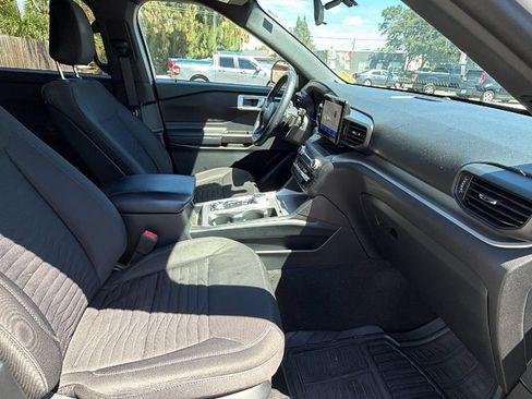 Used 2020 Ford Explorer XLT w/ Comfort Package AWD/4WD image 30