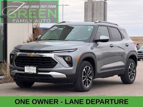 Used 2025 Chevrolet TrailBlazer LT image 1