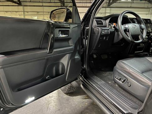 Used 2021 Toyota 4Runner TRD Off-Road Premium w/ Moonroof Package AWD/4WD image 20
