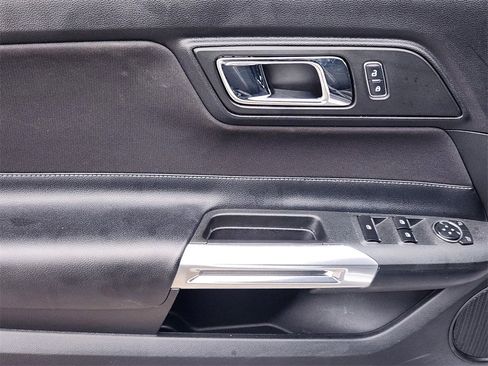 Used 2016 Ford Mustang Convertible w/ Equipment Group 051A image 17