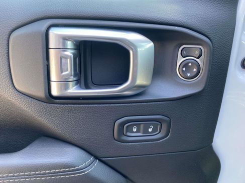 Used 2022 Jeep Wrangler Unlimited Sahara w/ Cold Weather Group image 16