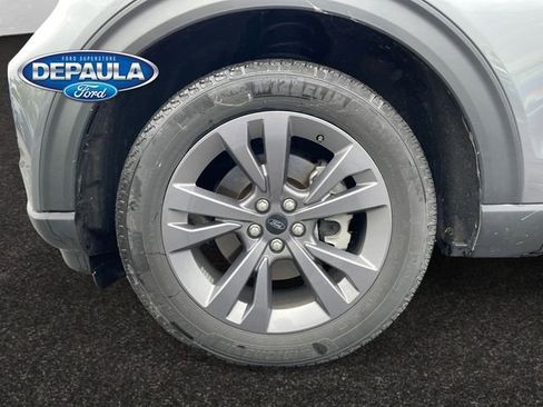 Used 2023 Ford Explorer XLT w/ Equipment Group 202A AWD/4WD image 18