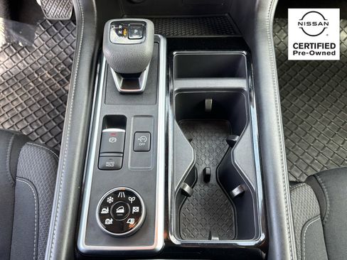 Certified 2024 Nissan Pathfinder SV image 28