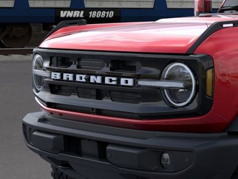 New 2026 Ford Bronco Outer Banks AWD/4WD image 19