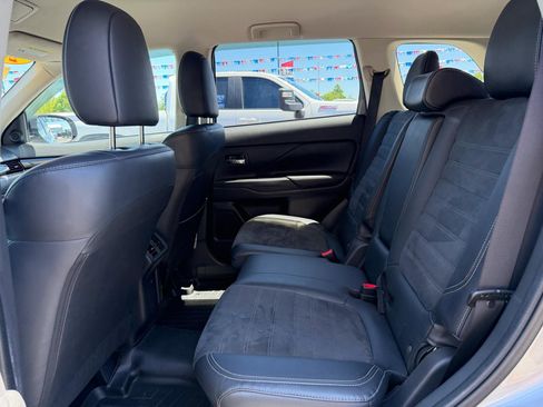 Used 2019 Mitsubishi Outlander SEL AWD/4WD image 17