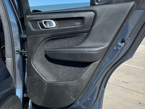 Used 2019 Volvo XC40 T5 Inscription image 16