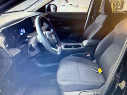 Used 2025 Nissan Kicks S AWD/4WD image 7