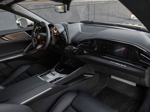 Used 2025 Ferrari Purosangue AWD/4WD image 37