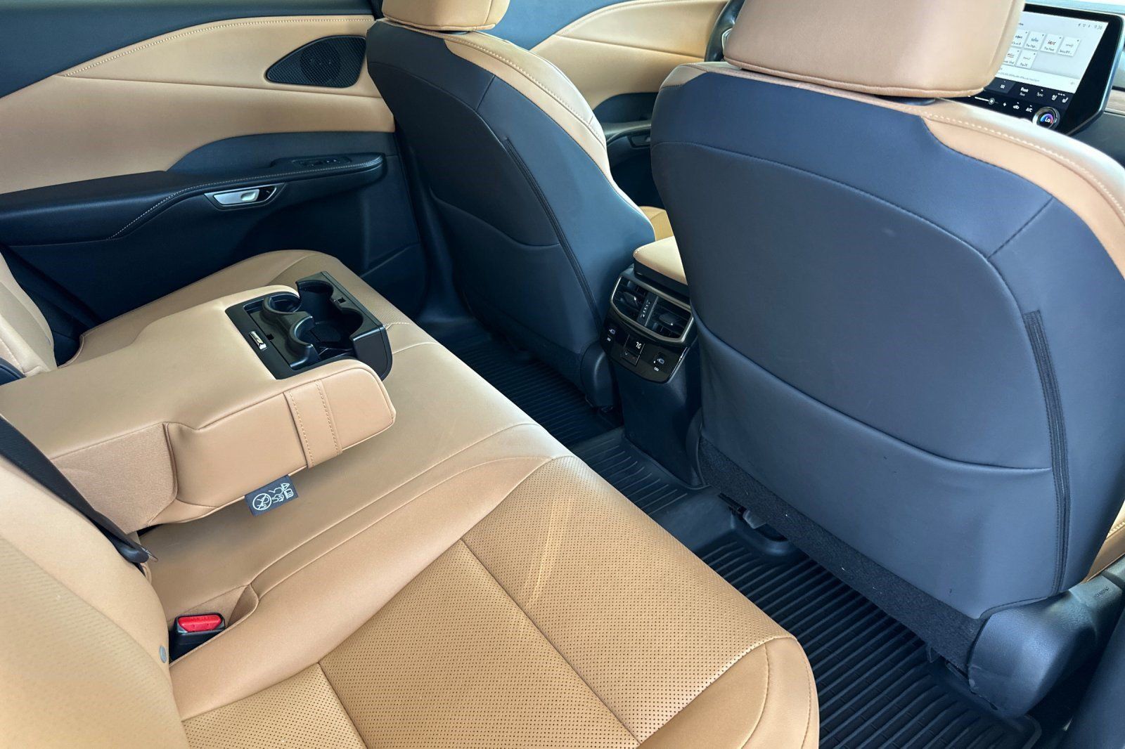 Certified 2025 Lexus RX 350 Premium w/ Accessory Package FWD image 31