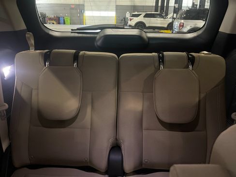 Used 2020 Ford Explorer XLT RWD image 17