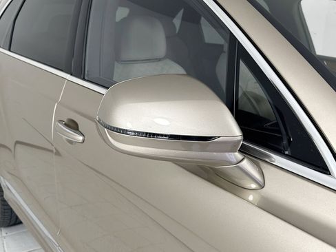 Used 2023 Bentley Bentayga image 12