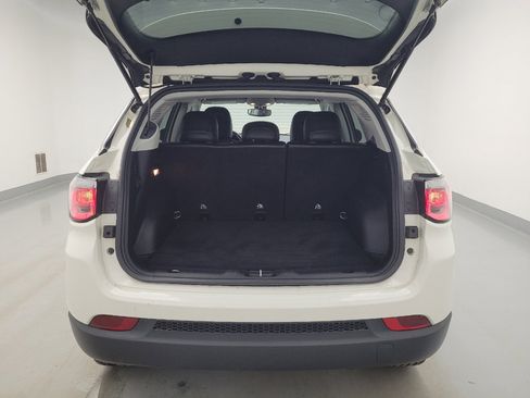 Used 2020 Jeep Compass Latitude w/ Cold Weather Group AWD/4WD image 29