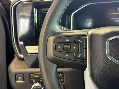 Used 2025 GMC Sierra 1500 SLT AWD/4WD image 19
