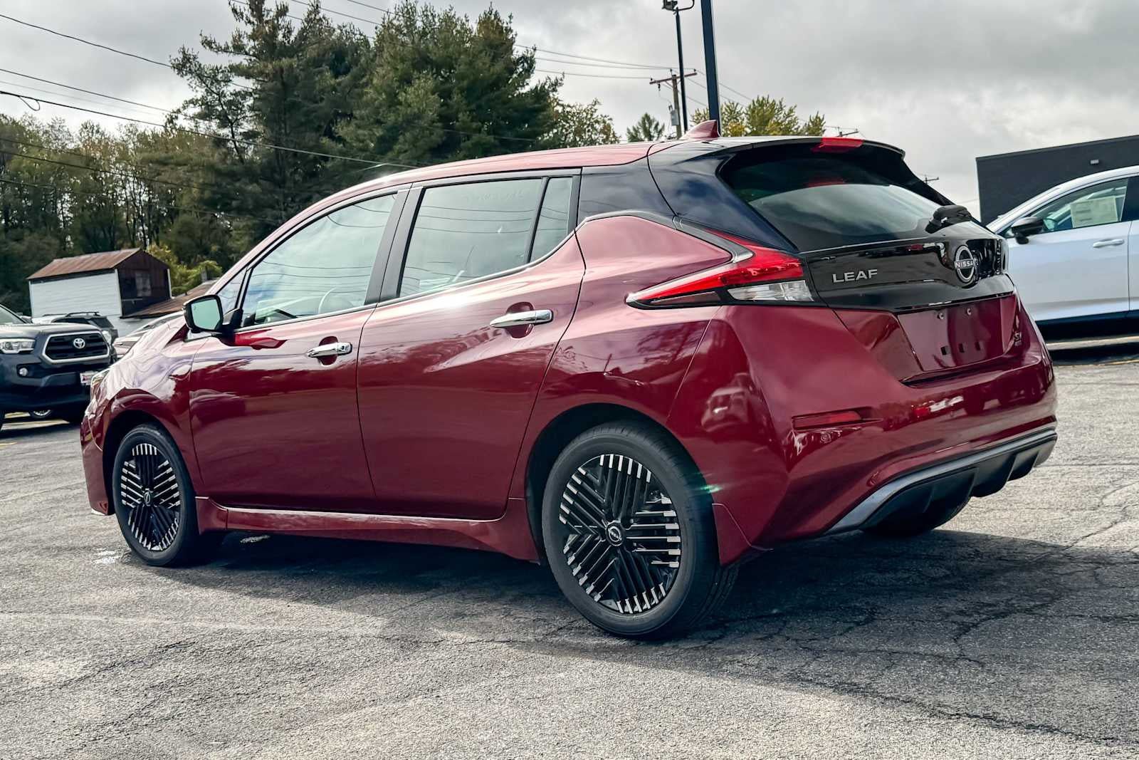 Certified 2025 Nissan Leaf SV Plus FWD image 5