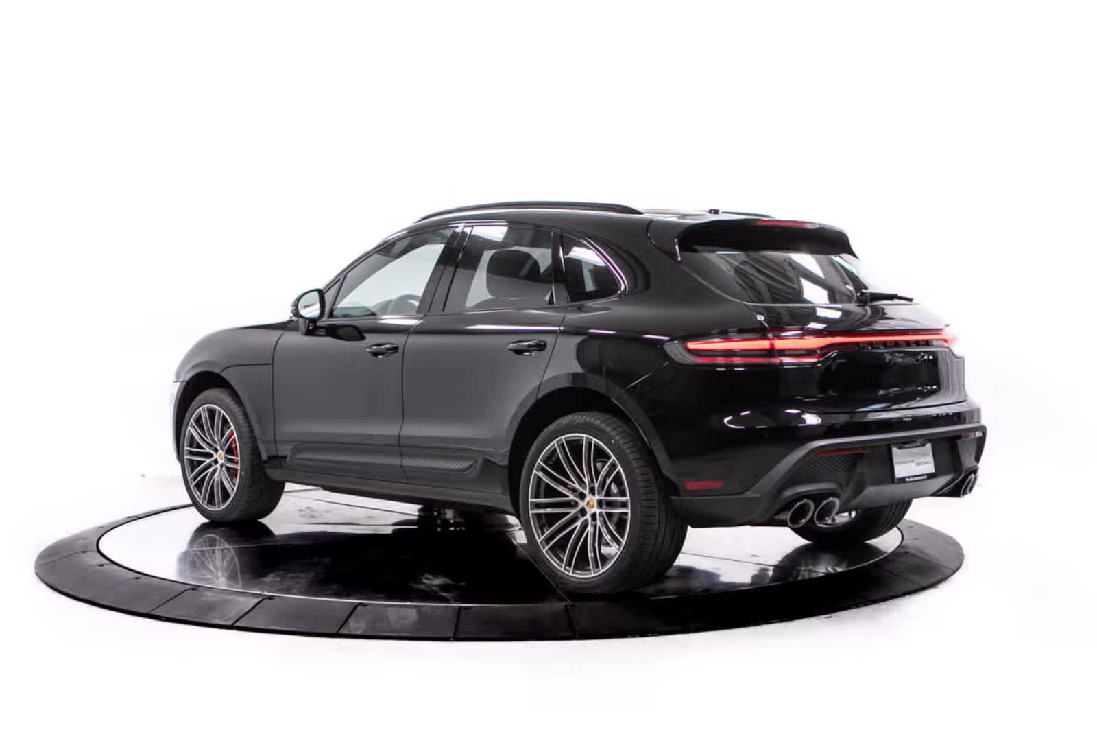 Certified 2026 Porsche Macan S AWD/4WD image 3