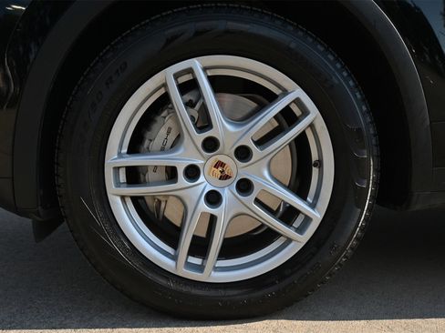 Used 2013 Porsche Cayenne S image 29