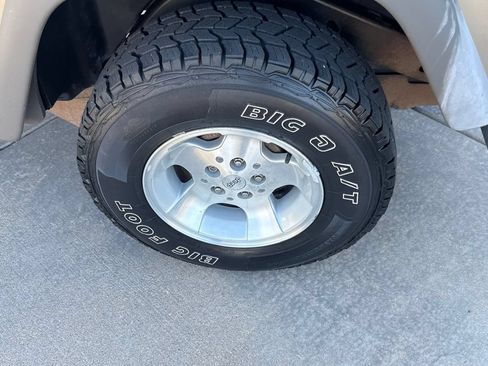 Used 2005 Jeep Wrangler X w/ Tire & Wheel Group (Ecco) AWD/4WD image 12