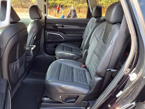 Used 2024 Kia Telluride SX Prestige image 11