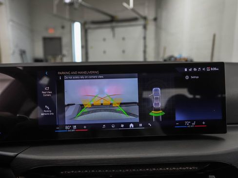 New 2026 BMW 330i xDrive Sedan w/ Convenience Package AWD/4WD image 19