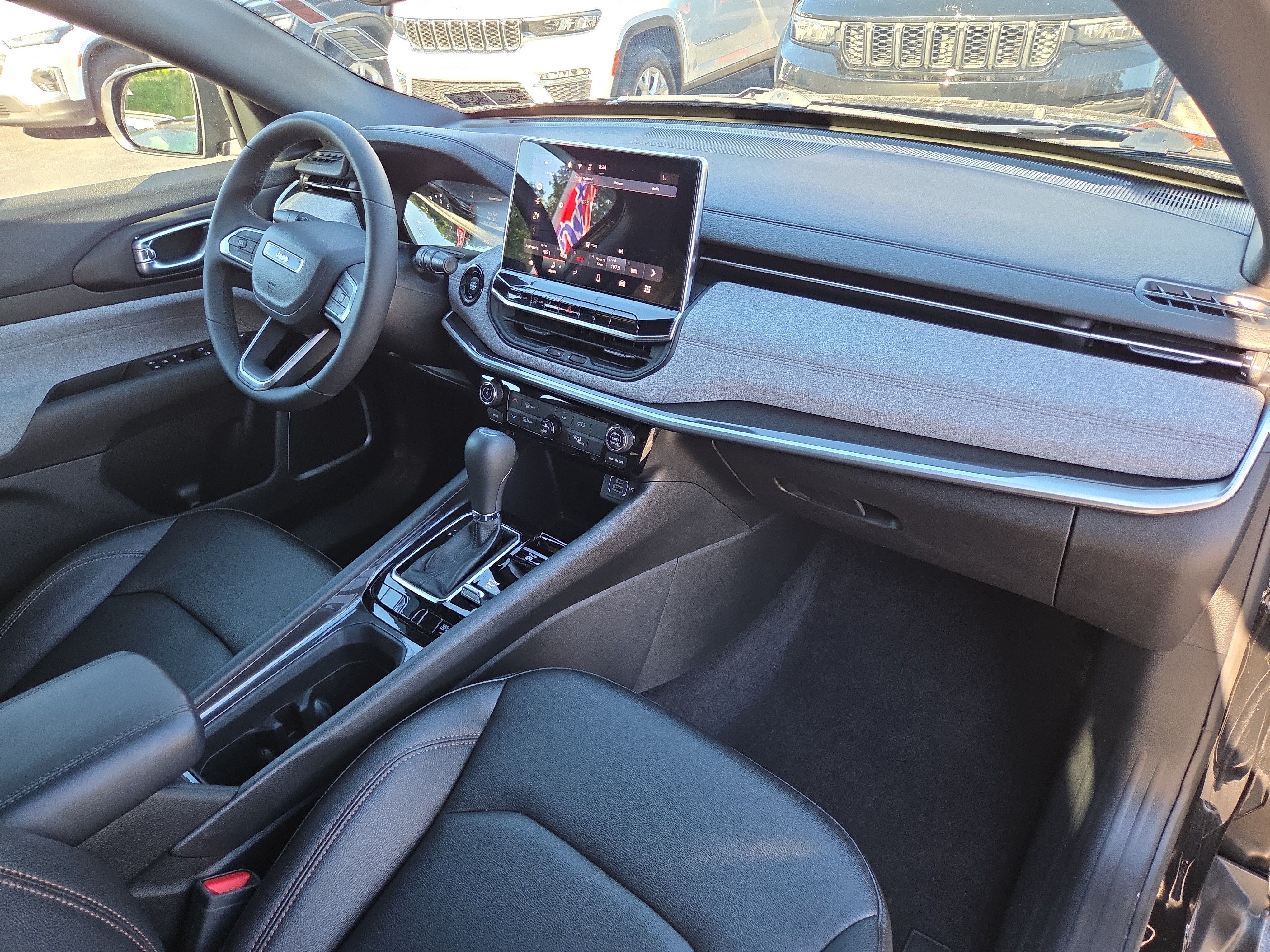 Certified 2024 Jeep Compass Latitude AWD/4WD image 19
