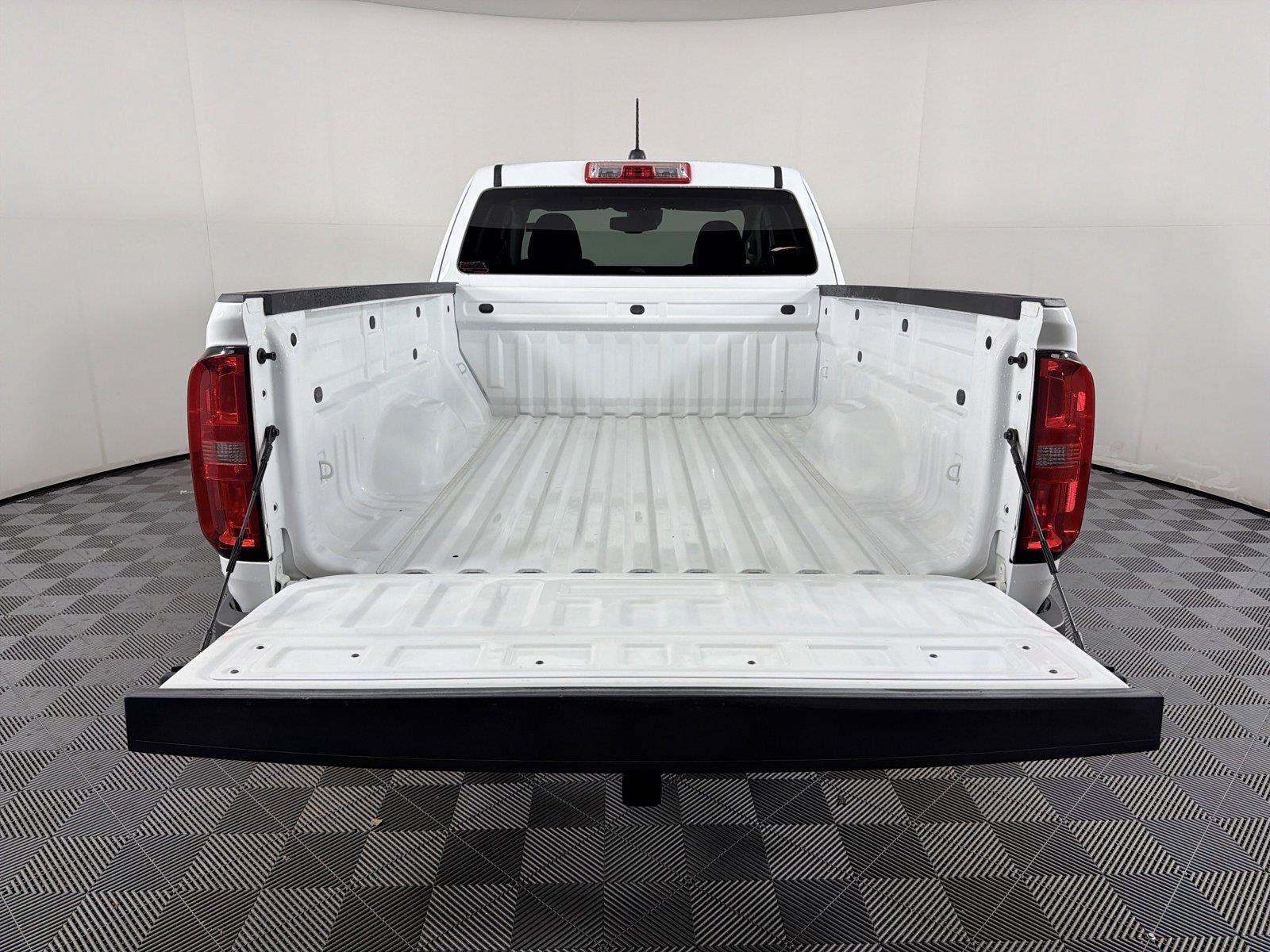 Certified 2022 Chevrolet Colorado LT w/ Fleet Safety Package RWD image 15