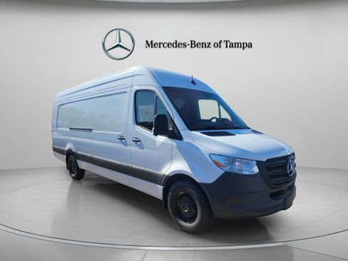 Used 2026 Mercedes-Benz Sprinter 2500 image 4