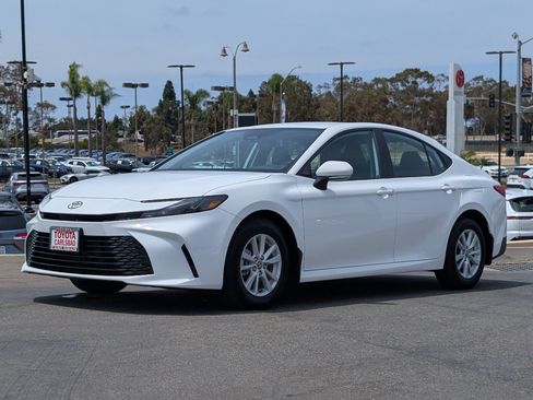 Used 2026 Toyota Camry LE FWD image 11