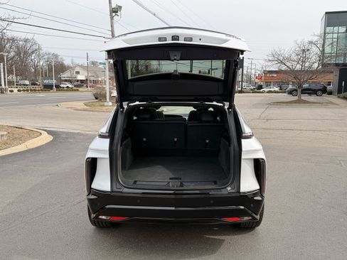 Used 2024 Cadillac Lyriq Sport image 33