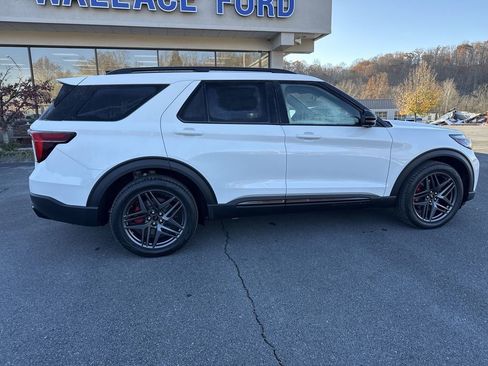 New 2026 Ford Explorer ST w/ Sun And Sound Package image 4