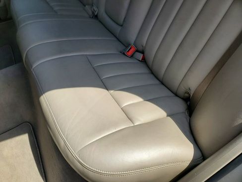 Used 2003 Lincoln Town Car Executive image 24