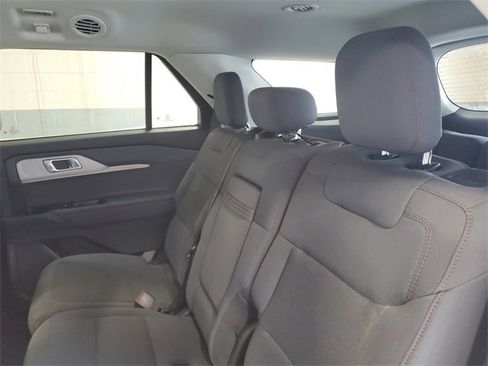 Used 2025 Ford Explorer Active image 29