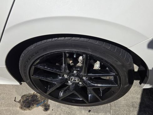 Used 2024 Honda Civic Sport image 6