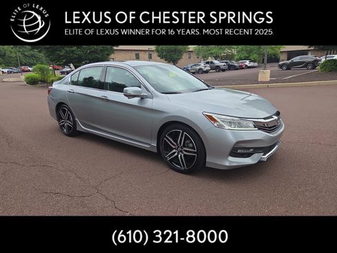 Used 2017 Honda Accord Touring image 1