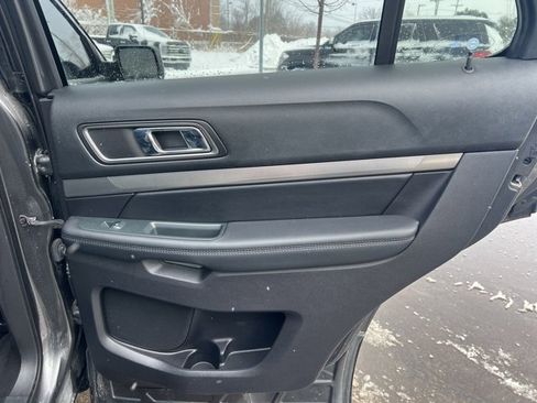 Used 2019 Ford Explorer XLT w/ Equipment Group 202A image 13