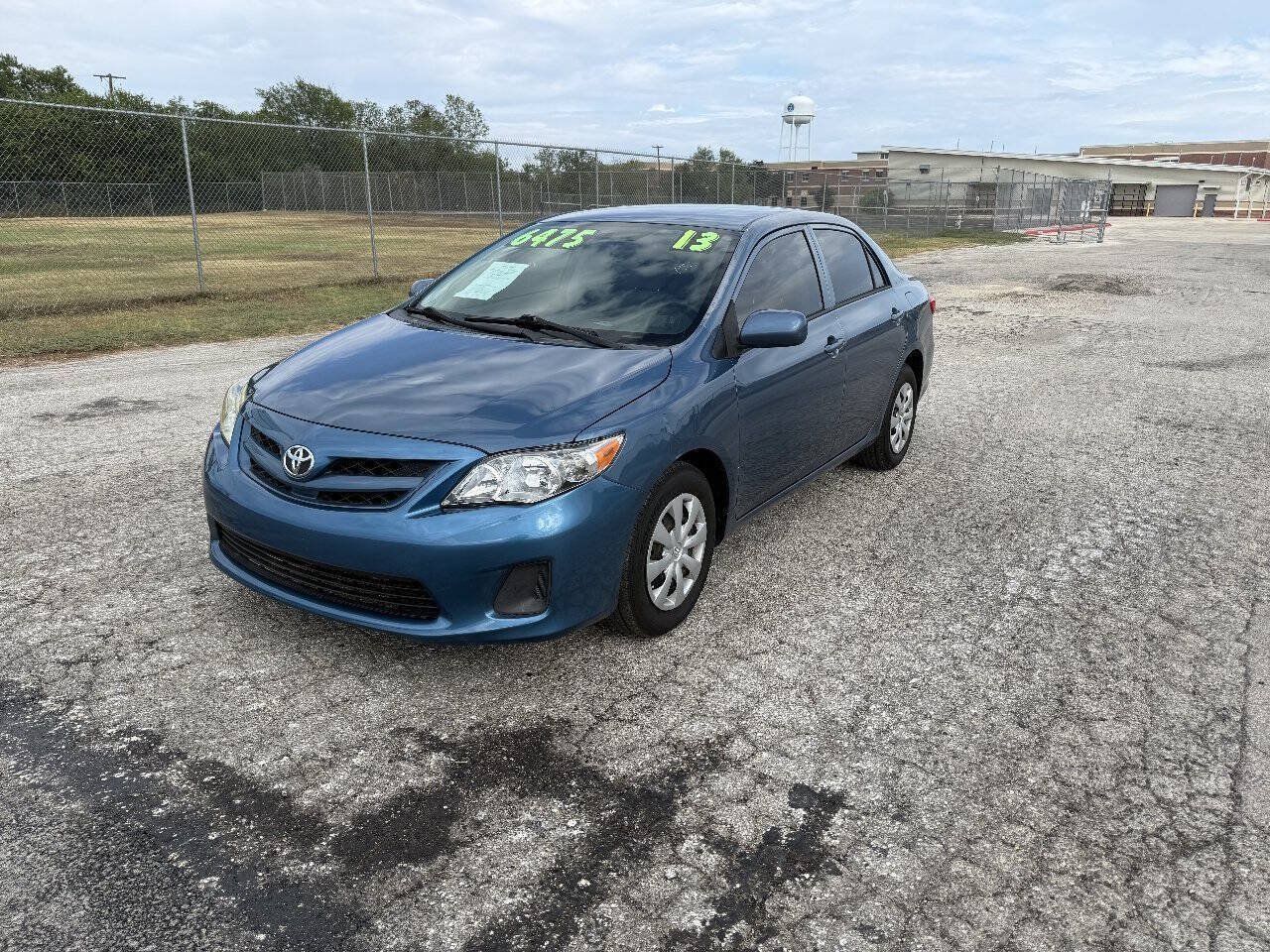 Used 2013 Toyota Corolla L FWD image 2