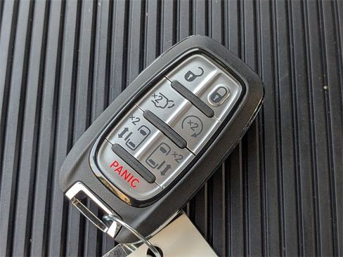 New 2026 Chrysler Pacifica Limited image 30