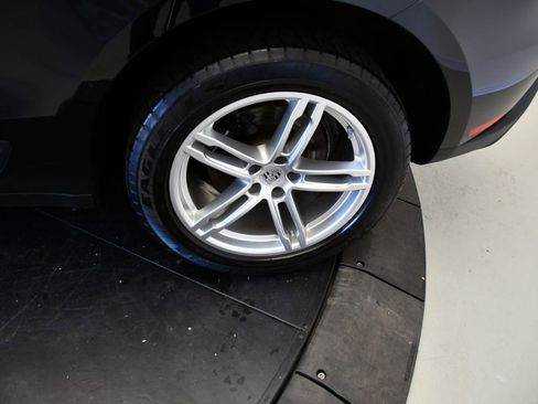 Certified 2023 Porsche Macan AWD/4WD image 15