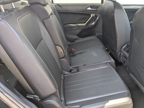 Used 2024 Volkswagen Tiguan SE image 23