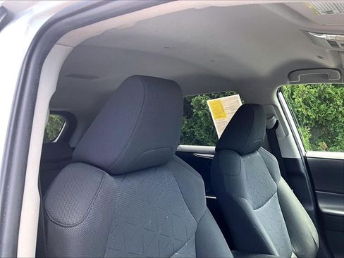 Used 2024 Toyota RAV4 XLE AWD/4WD image 22