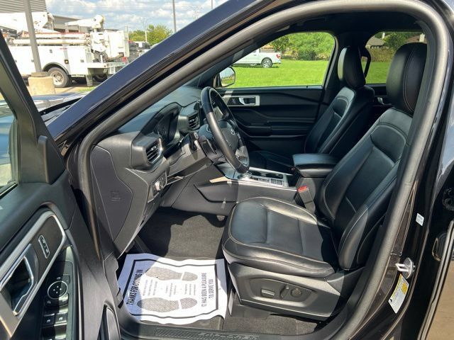Used 2020 Ford Explorer XLT w/ Equipment Group 202A RWD image 9