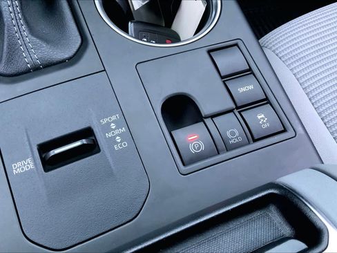 Used 2023 Toyota Highlander L image 31