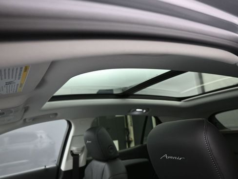 New 2026 Buick Envision Avenir image 17