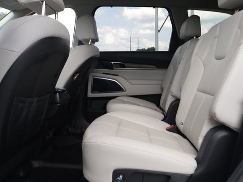 Used 2022 Kia Telluride EX w/ EX Premium Package FWD image 25
