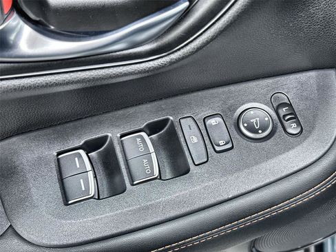 Certified 2025 Honda HR-V Sport image 12