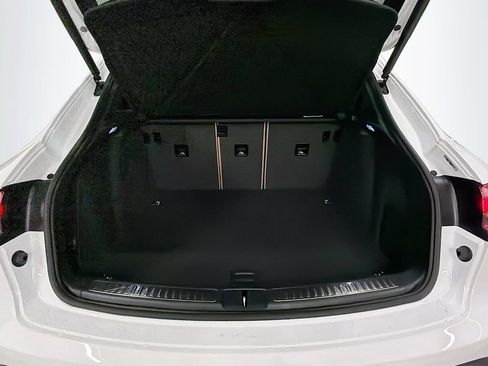 New 2026 Porsche Macan AWD/4WD image 28