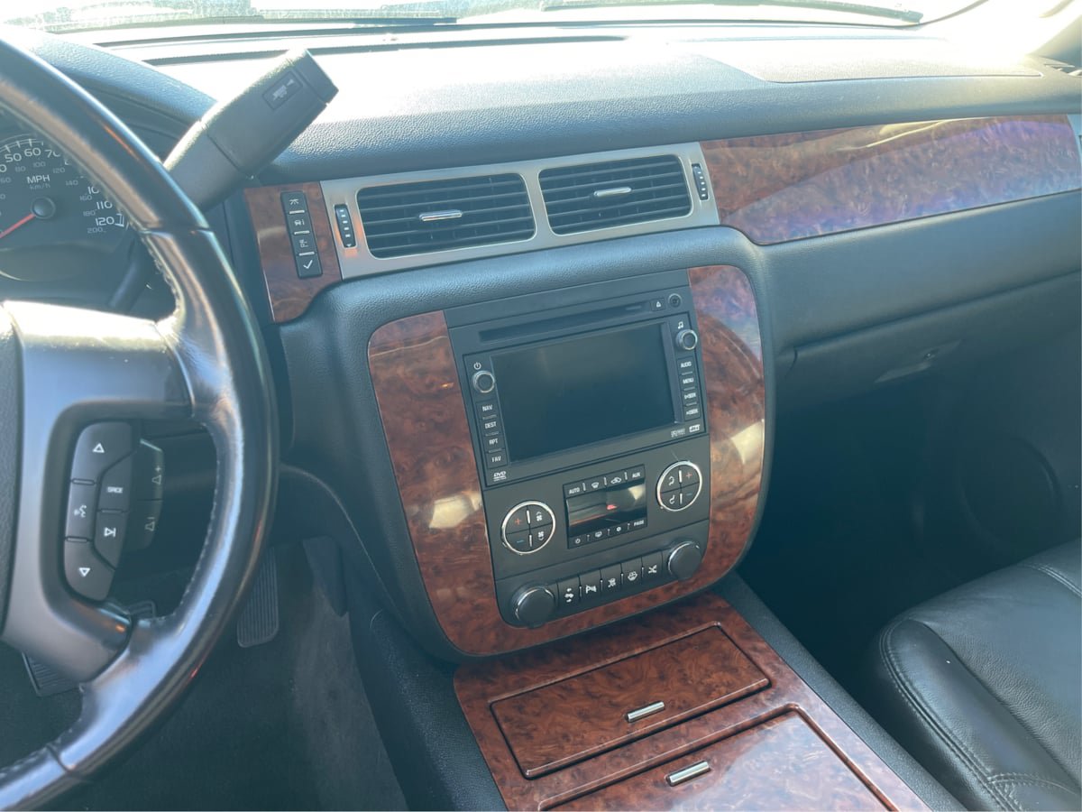 Used 2007 Chevrolet Tahoe LTZ w/ LTZ Preferred Equipment Group AWD/4WD image 33