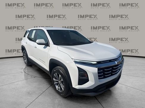 Used 2026 Chevrolet Equinox LT FWD image 7