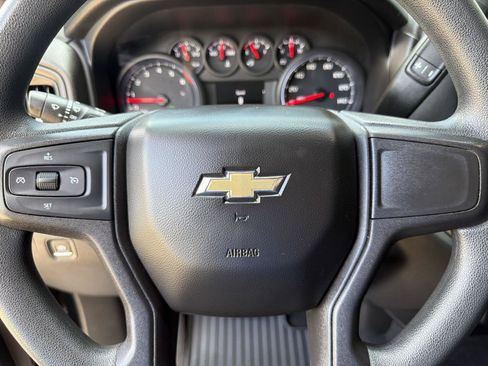Used 2020 Chevrolet Silverado 1500 Custom w/ Custom Value Package RWD image 17