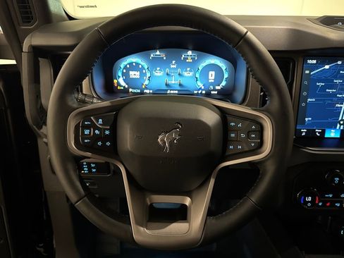 New 2025 Ford Bronco Badlands image 11