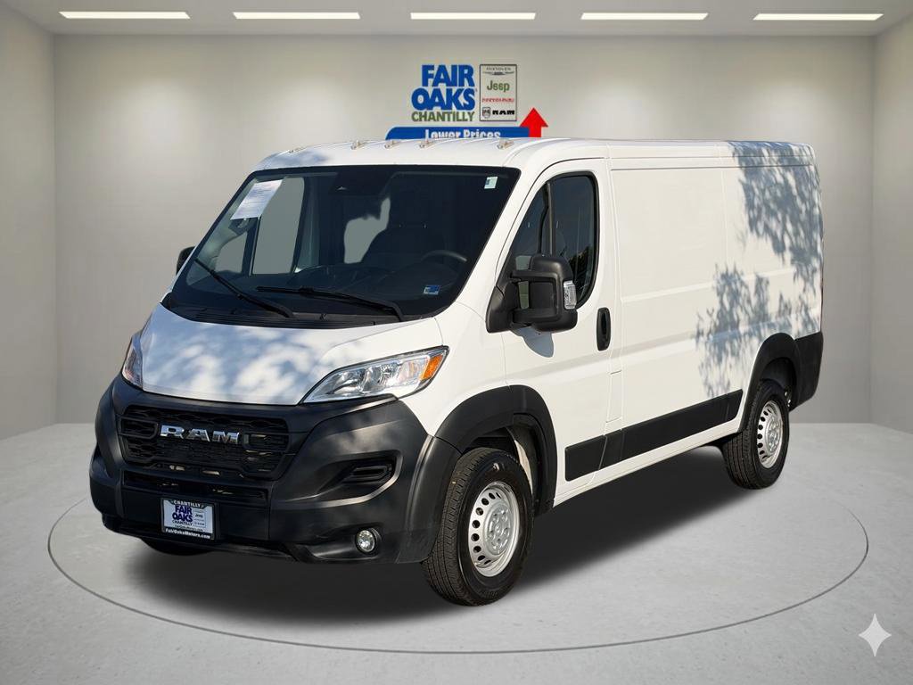 Used 2025 RAM ProMaster 2500 w/ Convenience Group FWD image 2
